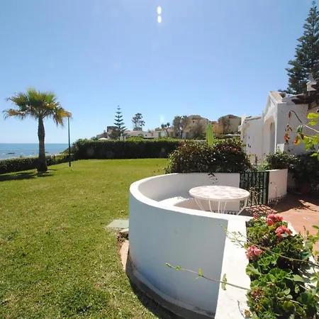 Front Line Beach Bungalow With Open Sea Views Located In Costa Málaga Cs105 *
